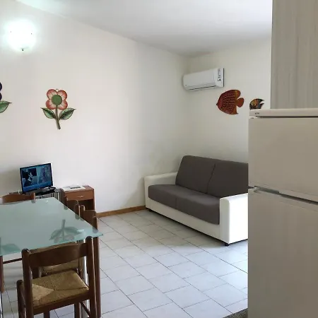 Magnolie-la Pineta A 100 M Dalla *