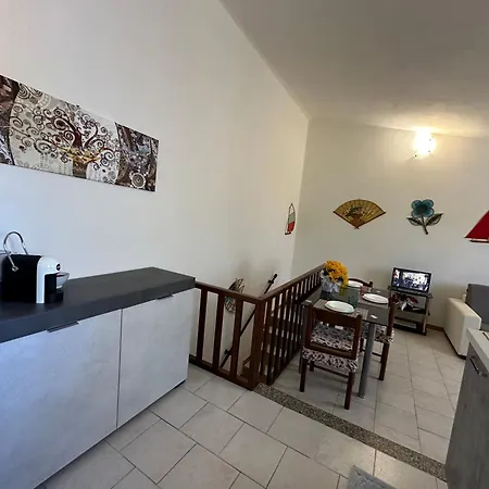 Magnolie-la Pineta A 100 M Dalla
